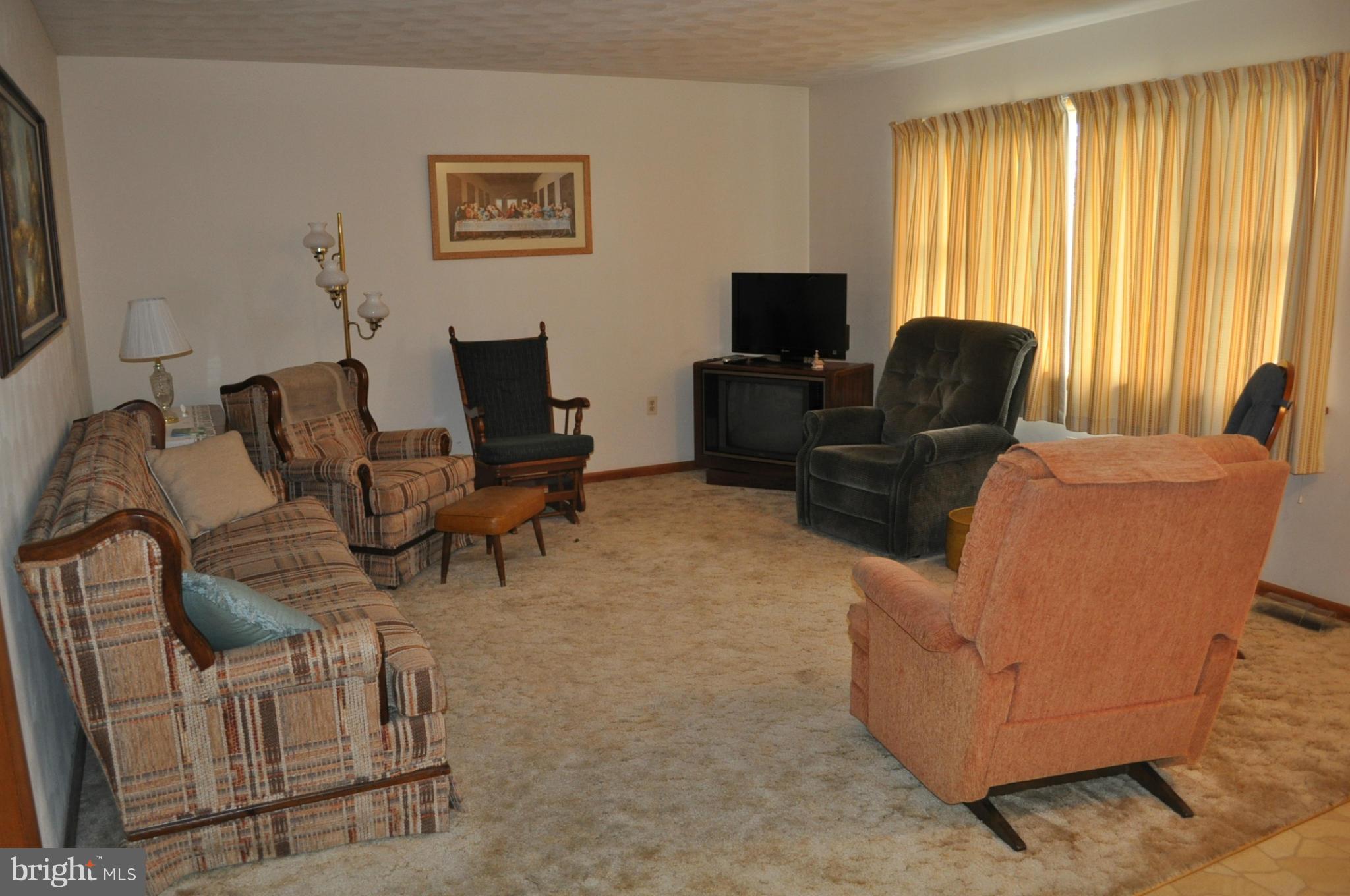 1201 Random Ridge Road Westminster, MD 21157 - Photo 8 of 17 Living Room