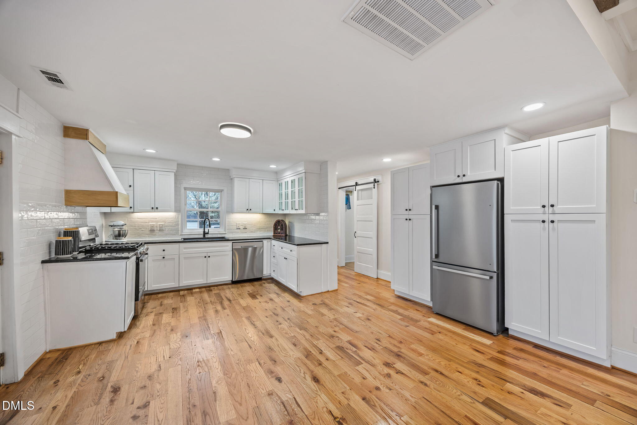 106 West Graham Street Mebane, NC 27302 - Photo 10 of 32 106 graham 12