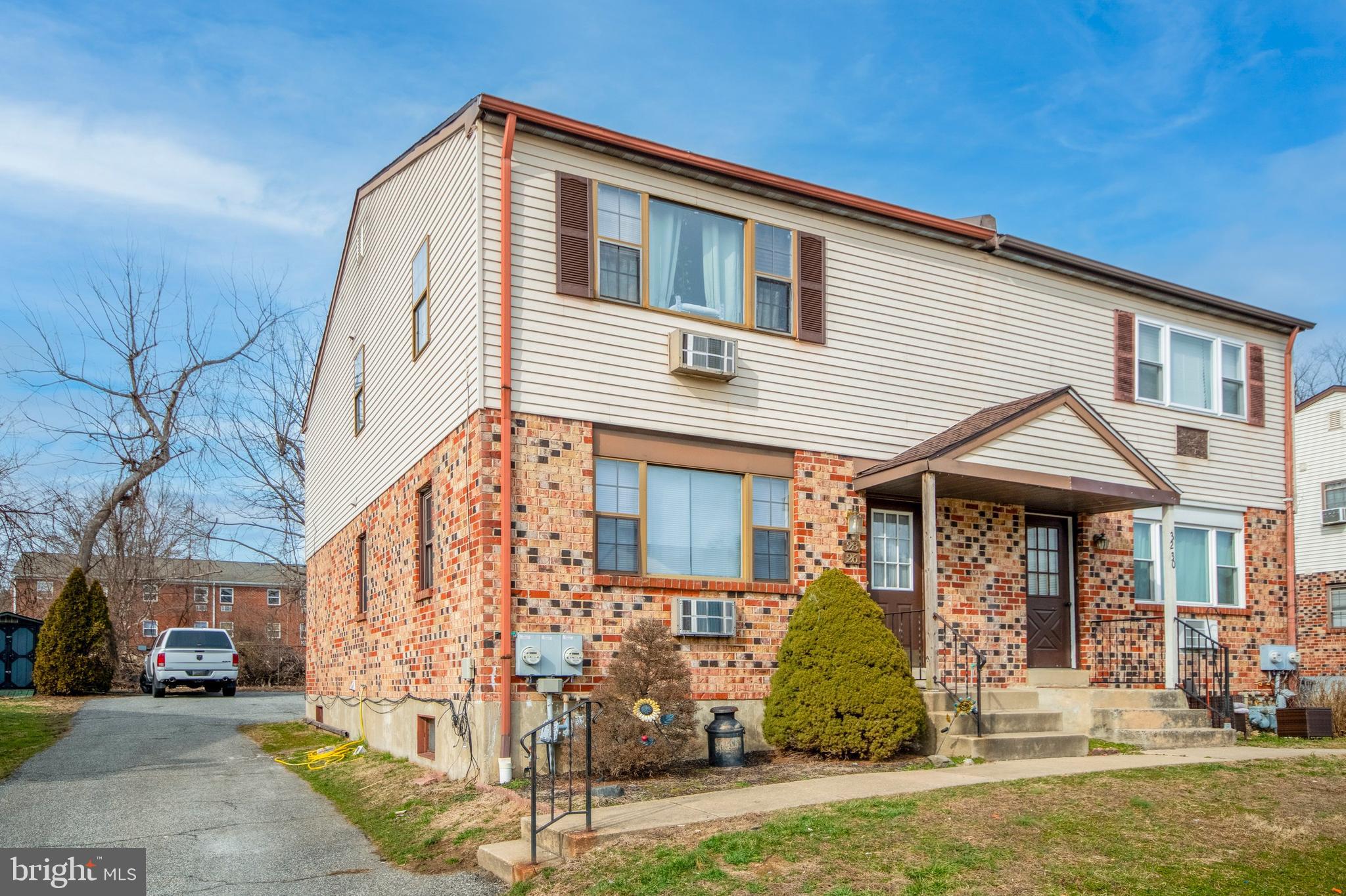 26 Thomas Road Aston, PA 19014 - Photo 1 of 10
