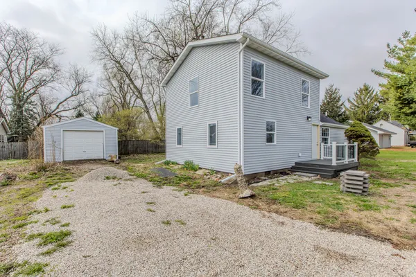 $225,000 | 305 East Chestnut Street, Hudson, IL 61748