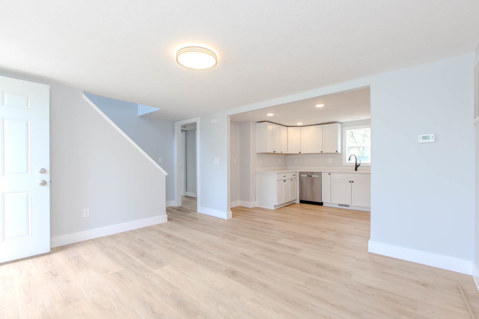 305 East Chestnut Street Hudson, IL 61748 - Photo 4 of 24