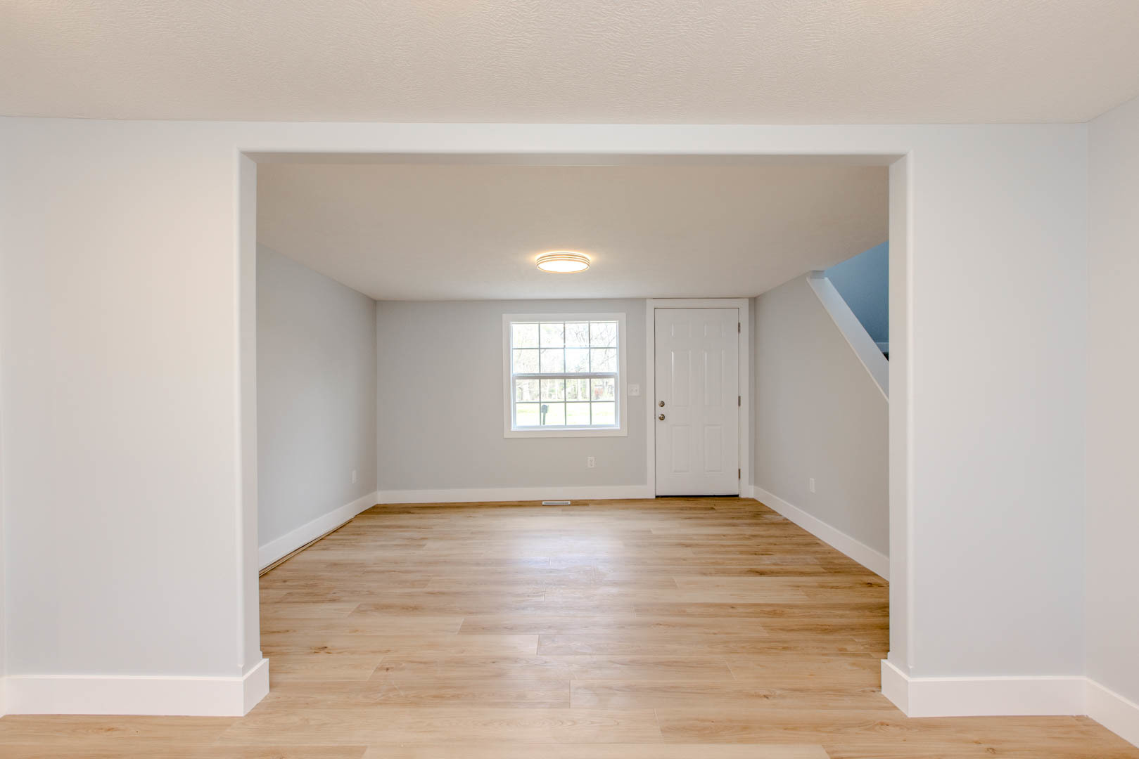 305 East Chestnut Street Hudson, IL 61748 - Photo 5 of 24