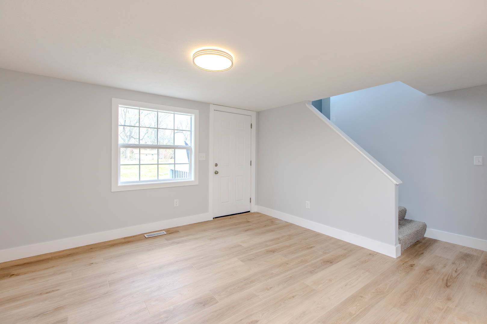 305 East Chestnut Street Hudson, IL 61748 - Photo 6 of 24