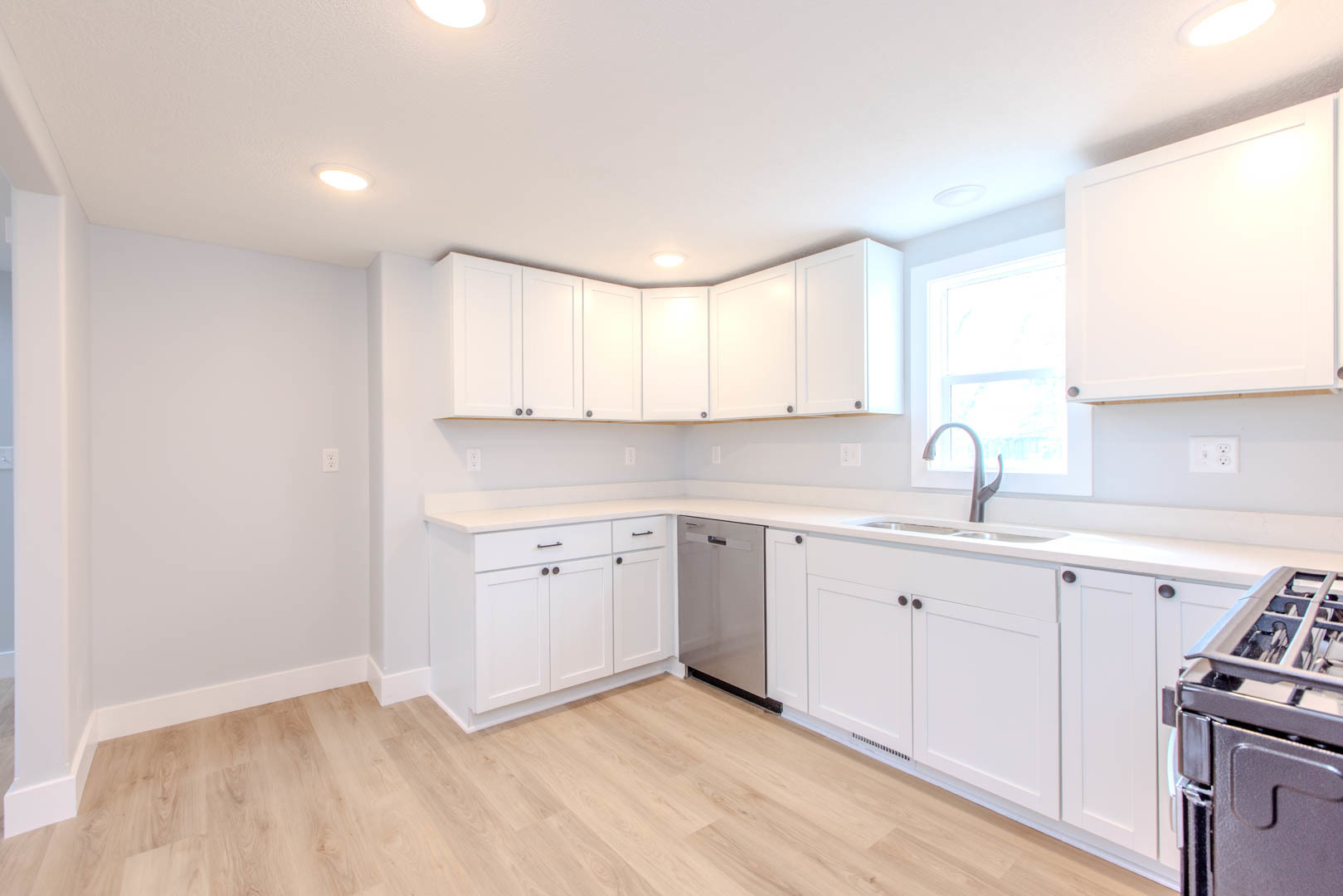 305 East Chestnut Street Hudson, IL 61748 - Photo 8 of 24