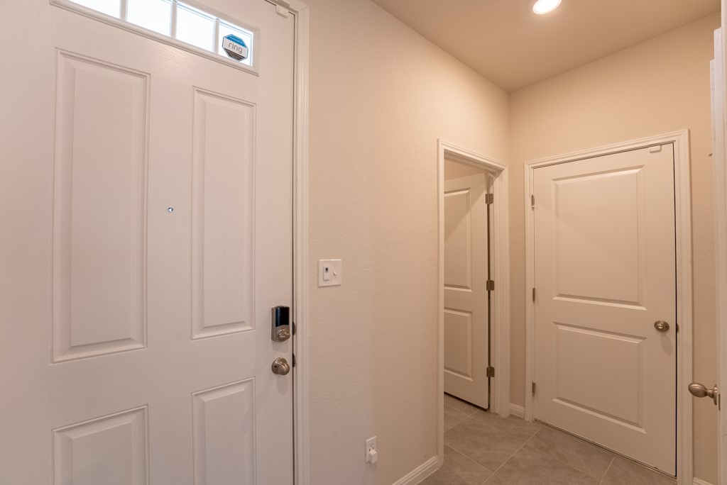 6310 Wolf Pack Drive Pflugerville, TX 78660 - Photo 7 of 34 a view of a bathroom