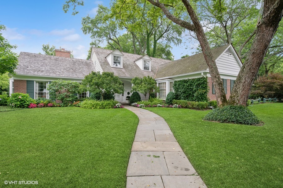 92 North Indian Hill Road Winnetka, IL 60093 - Photo 1 of 36