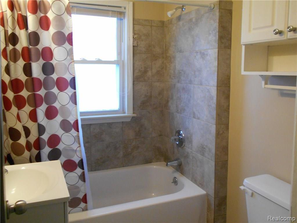 363 Roth Boulevard Clawson, MI 48017 - Photo 10 of 16 363 Roth Blvd_10.JPG