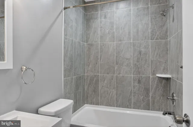 $5,000 | 2917 13th Street Northwest, Washington, DC 20009