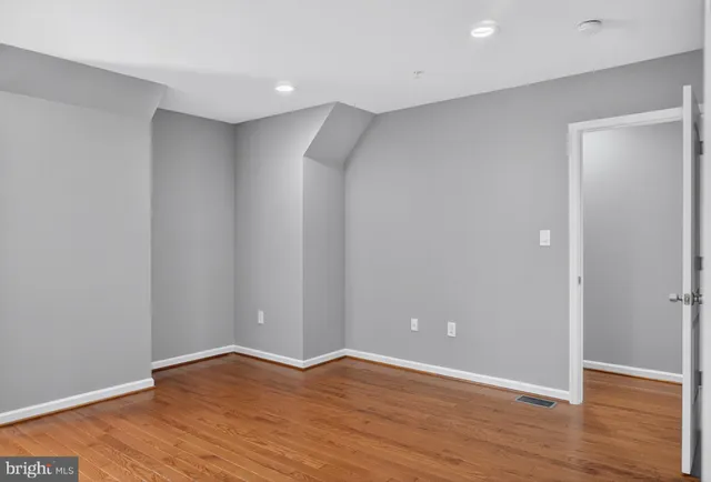 $5,000 | 2917 13th Street Northwest, Washington, DC 20009