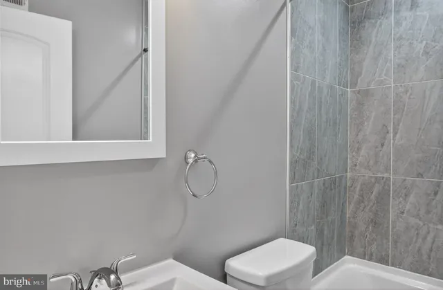 $5,000 | 2917 13th Street Northwest, Washington, DC 20009