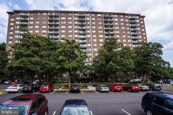 $1,450 | 2059 Huntington Avenue, Unit 702, Alexandria, VA 22303