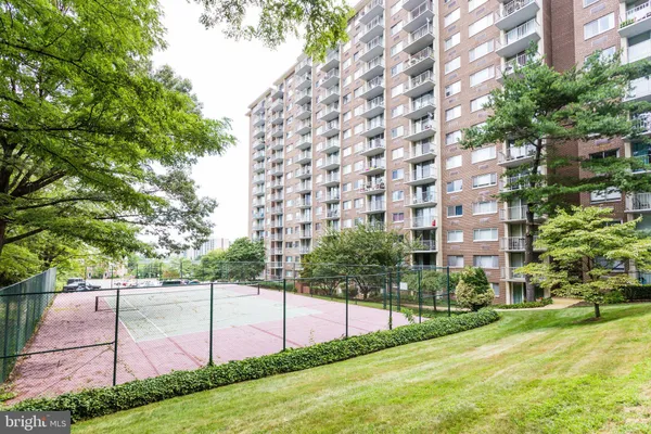 $1,450 | 2059 Huntington Avenue, Unit 702, Alexandria, VA 22303