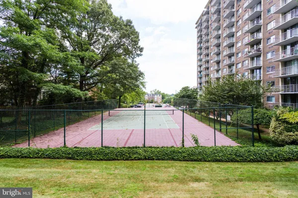 $1,450 | 2059 Huntington Avenue, Unit 702, Alexandria, VA 22303