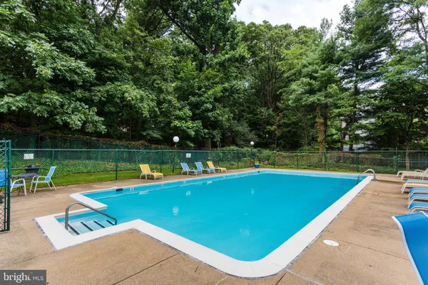 $1,450 | 2059 Huntington Avenue, Unit 702, Alexandria, VA 22303