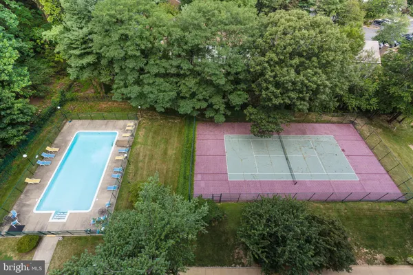 $1,450 | 2059 Huntington Avenue, Unit 702, Alexandria, VA 22303