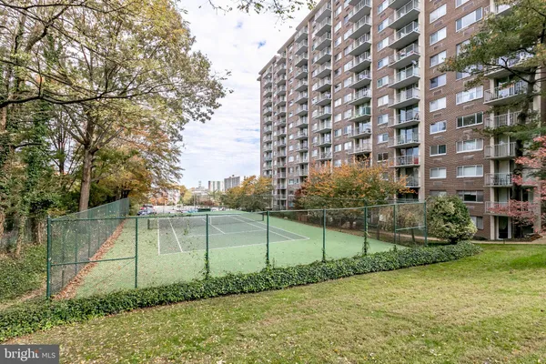 $1,450 | 2059 Huntington Avenue, Unit 702, Alexandria, VA 22303