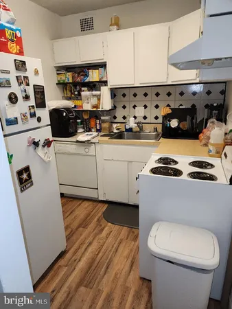 $1,450 | 2059 Huntington Avenue, Unit 702, Alexandria, VA 22303