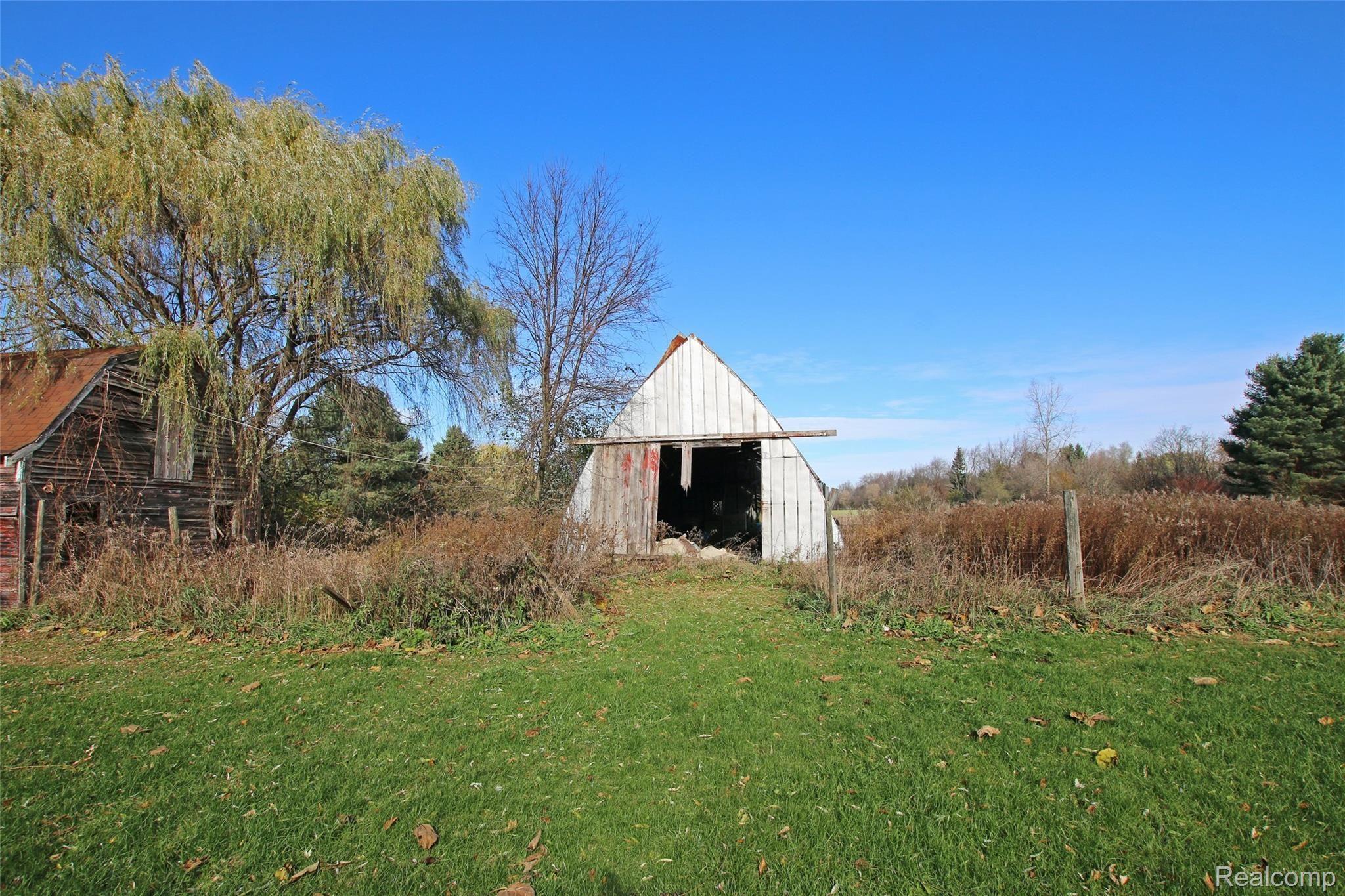 4451 East Mt Morris Road Mount Morris, MI 48458 - Photo 24 of 35 24) Extra Buildings.jpg