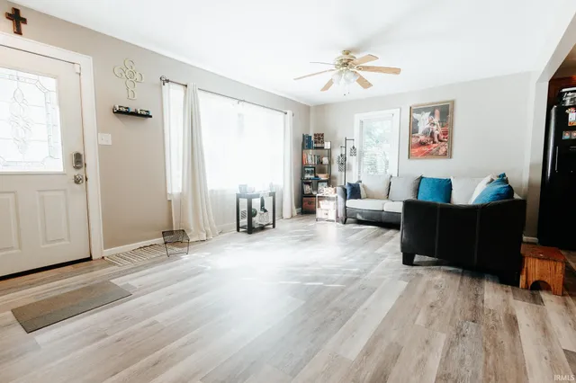 $249,900 | 7601 Eichele Drive, Evansville, IN 47712