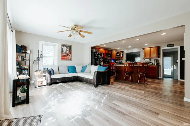 $249,900 | 7601 Eichele Drive, Evansville, IN 47712