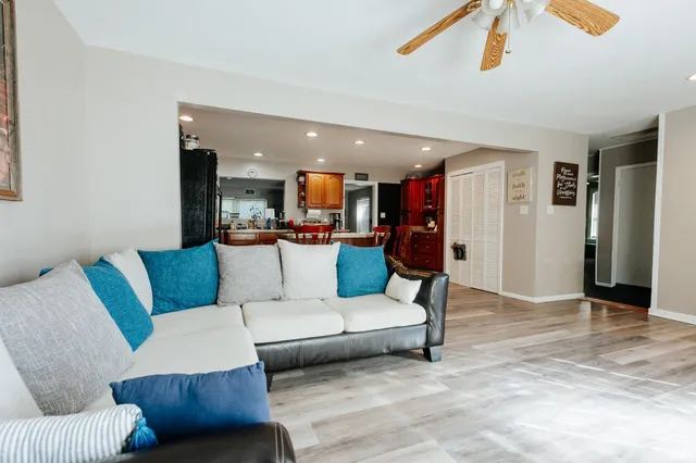 $249,900 | 7601 Eichele Drive, Evansville, IN 47712