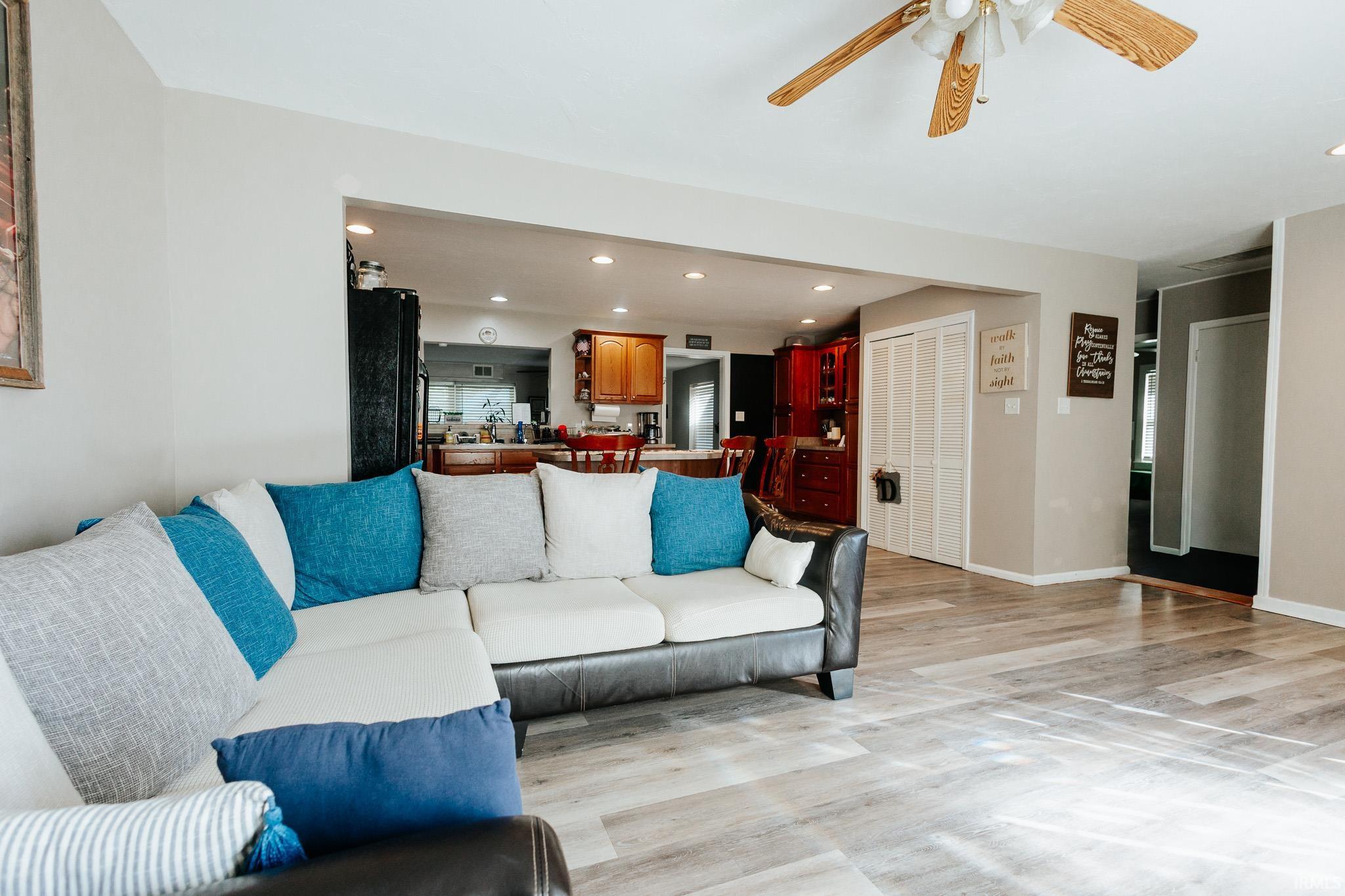 7601 Eichele Drive Evansville, IN 47712 - Photo 6 of 28