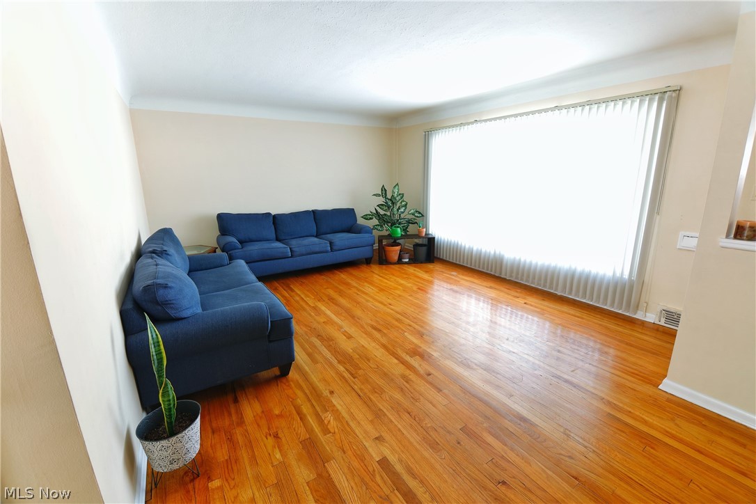4378 Urban Road Cleveland, OH 44121 - Photo 2 of 24