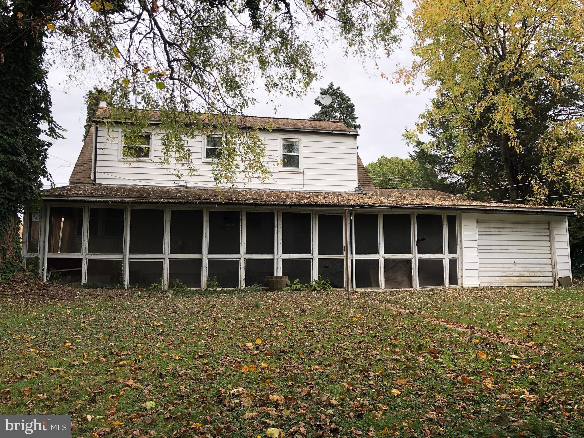 2122 Bernville Road Reading, PA 19601 - Photo 4 of 17