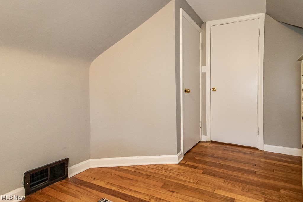 2419 Kingston Road Cleveland, OH 44118 - Photo 23 of 34 Gallery Image 23