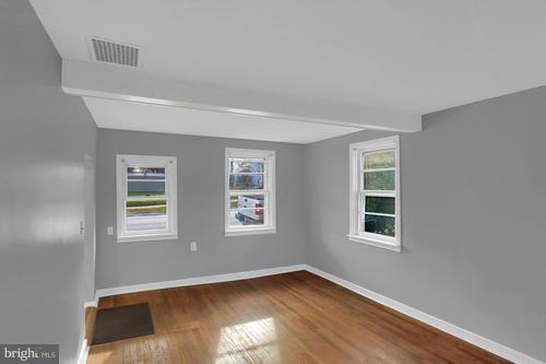 6076 Linglestown Road Harrisburg, PA 17112 - Photo 11 of 16 living room