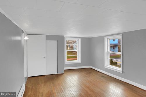 6076 Linglestown Road Harrisburg, PA 17112 - Photo 14 of 16 2nd floor bedroom # 2 (largest)