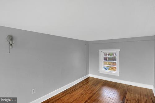 6076 Linglestown Road Harrisburg, PA 17112 - Photo 16 of 16 2nd floor bedroom #3
