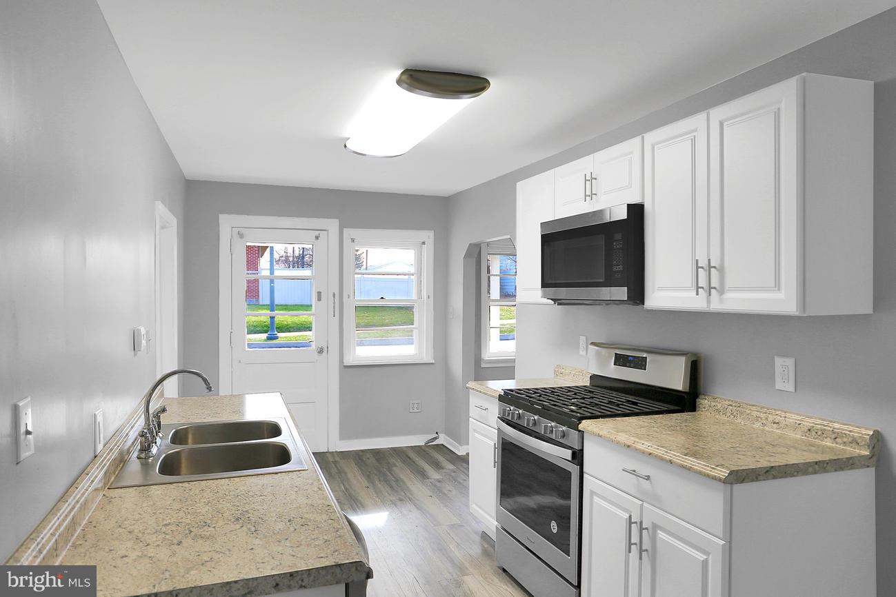 6076 Linglestown Road Harrisburg, PA 17112 - Photo 6 of 16 kitchen looking towards front of house