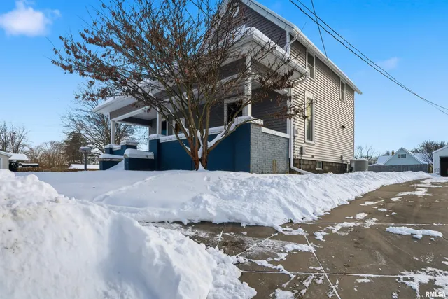 $99,900 | 412 West Maple Street, Canton, IL 61520