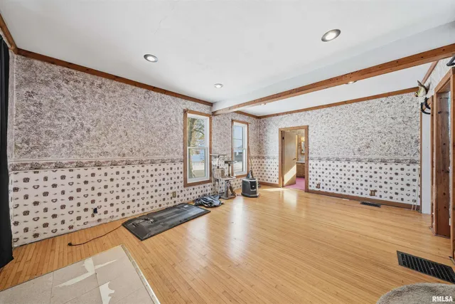 $99,900 | 412 West Maple Street, Canton, IL 61520