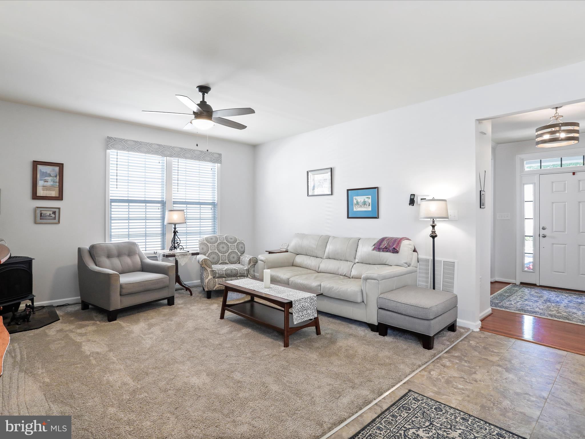 1241 North Fairfax Boulevard Ranson, WV 25438 - Photo 8 of 57 Living room