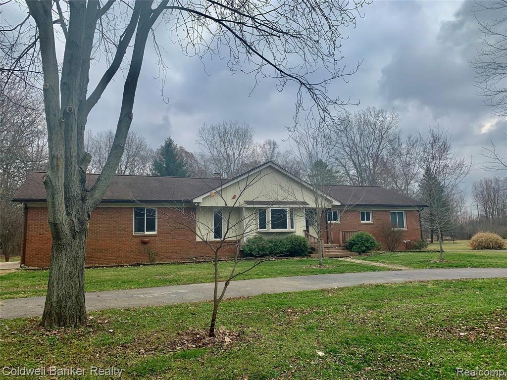 22511 Dickinson Road New Boston, MI 48164 - Photo 1 of 16