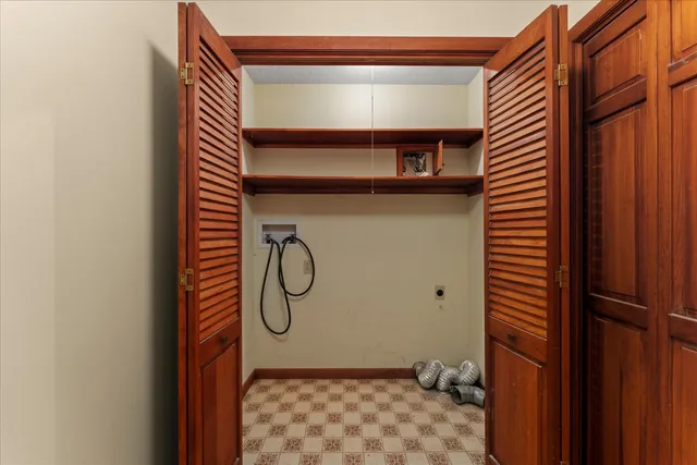 a view of a yard with a tree