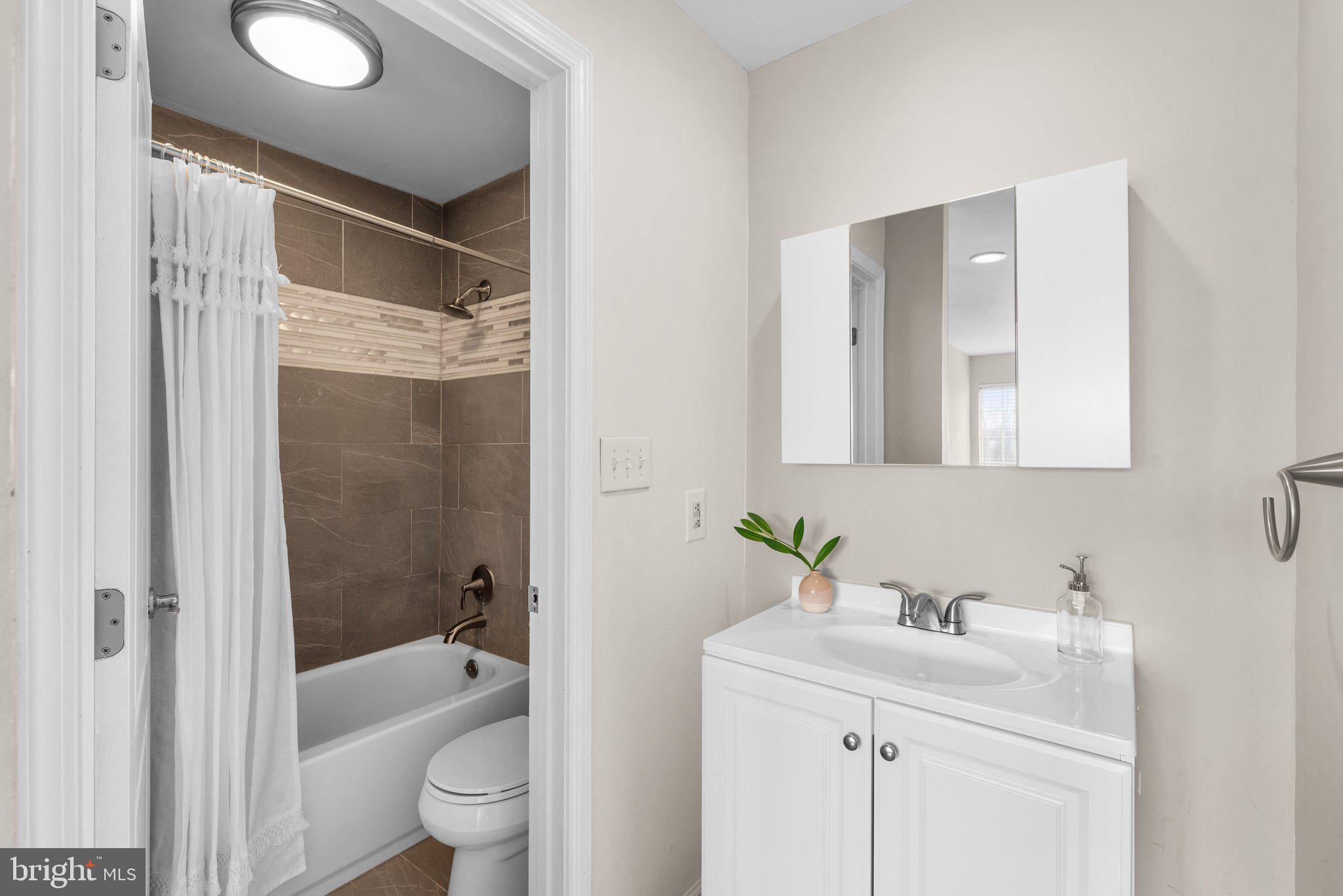8501 Falls Run Road, Unit H Ellicott City, MD 21043 - Photo 21 of 32 Gallery Image 21