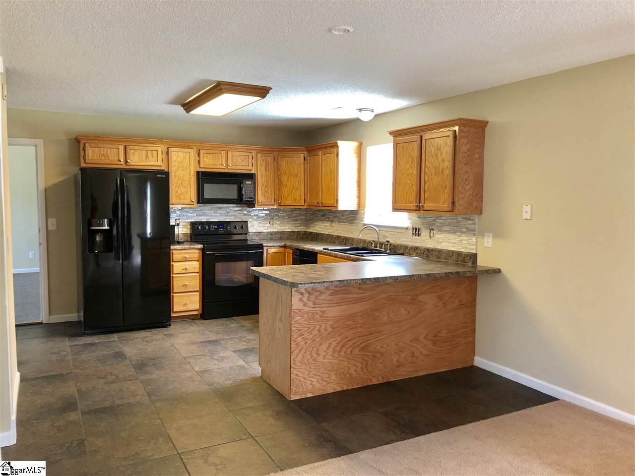 92 Twin Valley Road Duncan, SC 29334 - Photo 2 of 10