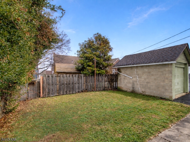 2047 Gless Avenue Union, NJ 07083 - Photo 24 of 25