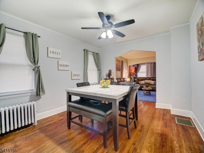 2047 Gless Avenue Union, NJ 07083 - Photo 5 of 25