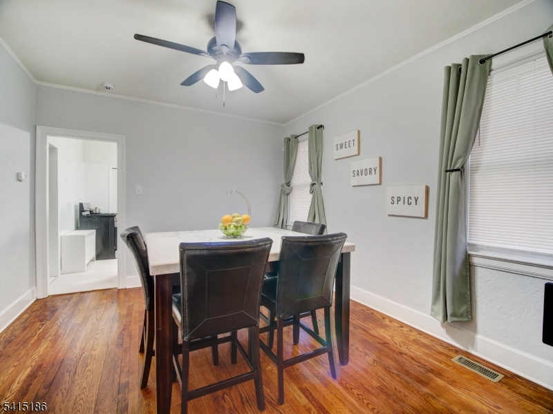 2047 Gless Avenue Union, NJ 07083 - Photo 6 of 25