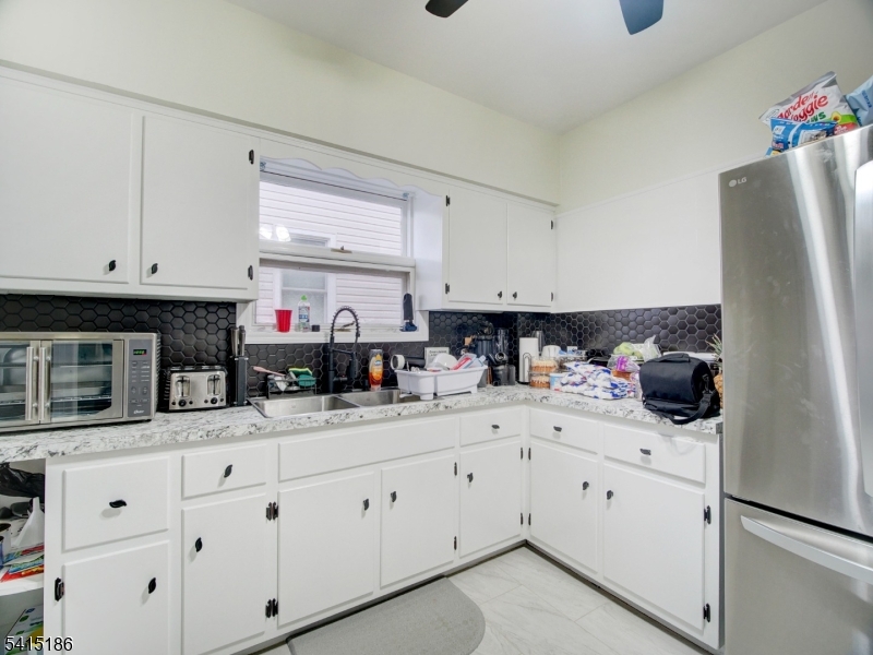 2047 Gless Avenue Union, NJ 07083 - Photo 7 of 25