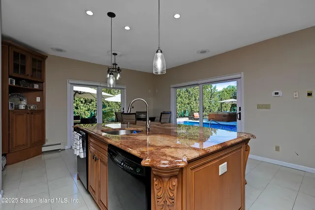 $1,999,999 | Undisclosed Address | Tottenville