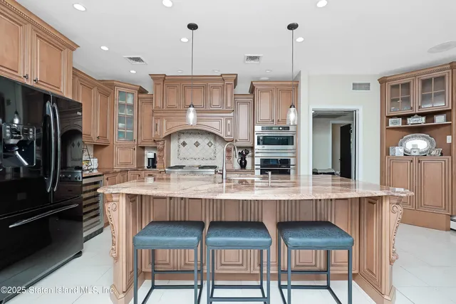 $1,999,999 | Undisclosed Address | Tottenville