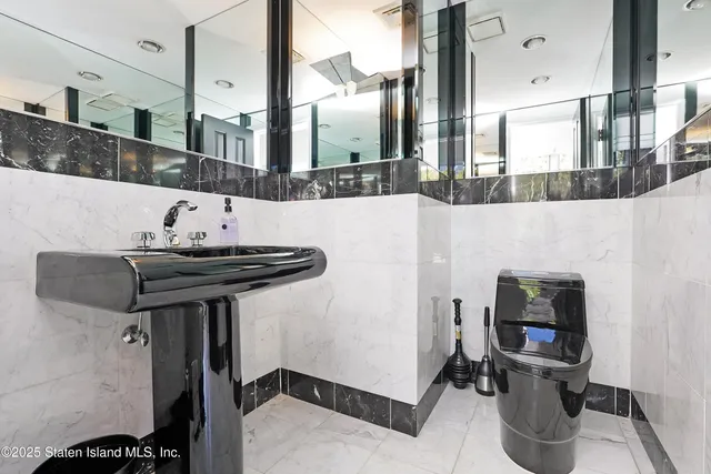 $1,999,999 | Undisclosed Address | Tottenville