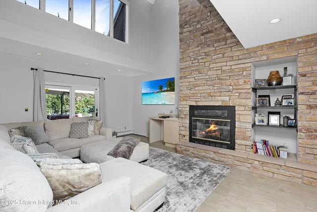 $1,999,999 | Undisclosed Address | Tottenville