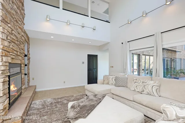 $1,999,999 | Undisclosed Address | Tottenville