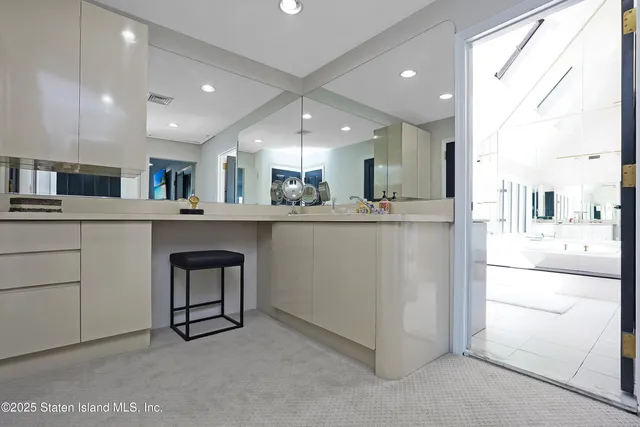 $1,999,999 | Undisclosed Address | Tottenville